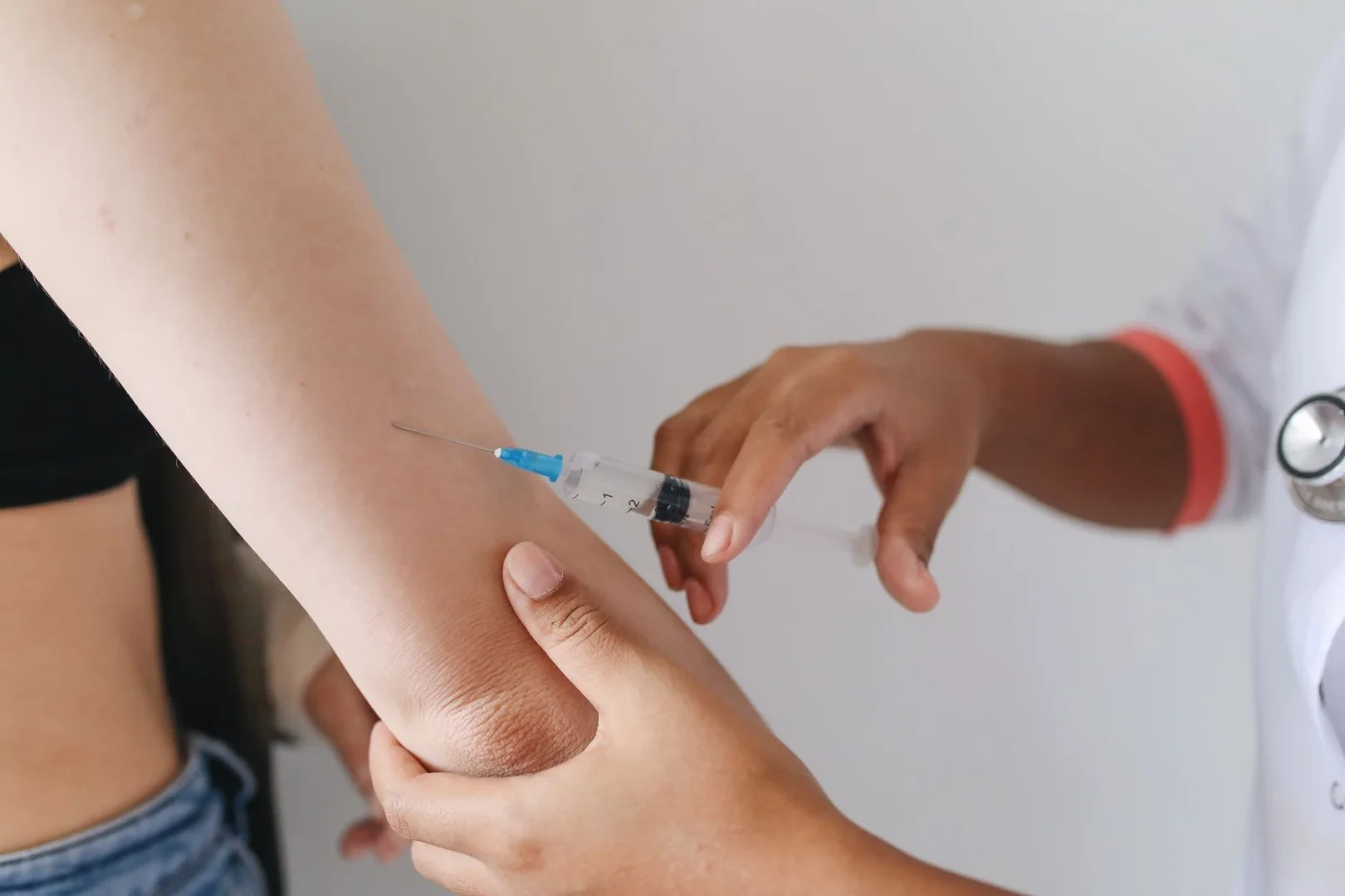 FDA одобрило бепировирсен: часть пациентов с гепатитом B сможет рассмотреть отмену ежедневной терапии